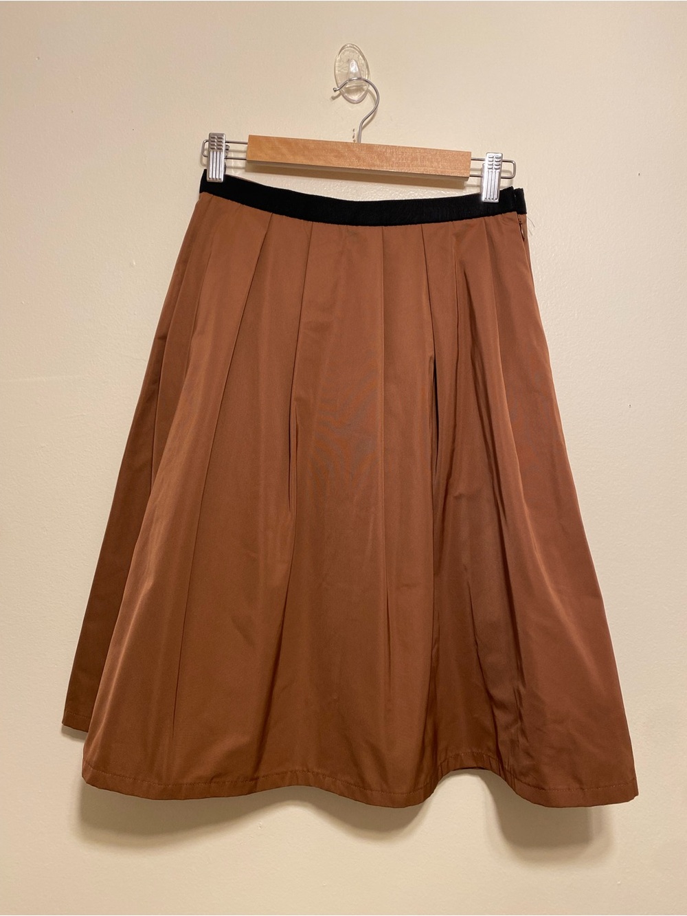 ROPE MADEMOISELLE A-Line Brown Skirt with Black Waistband. Size 38